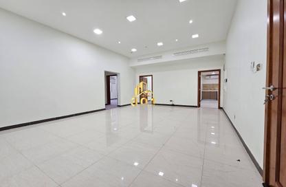 Apartment - 3 Bedrooms - 2 Bathrooms for rent in Tubli - Central Governorate