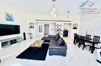 Apartment - 2 Bedrooms - 3 Bathrooms for rent in Sanabis - Manama - Capital Governorate Apartment - 2 Bedrooms - 3 Bathrooms for rent in Sanabis - Manama - Capital Governorate