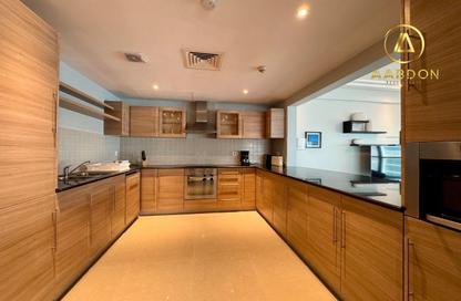 Apartment - 2 Bedrooms - 4 Bathrooms for rent in Al Juffair - Capital Governorate