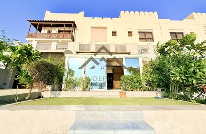 Villa - 4 - 6 for sale in Najma - Amwaj Islands - Muharraq Governorate