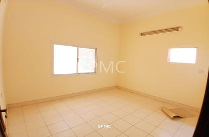 Apartment - 2 Bedrooms - 2 Bathrooms for rent in Hidd - Muharraq Governorate
