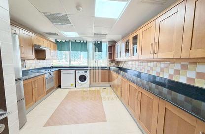 Apartment - 4 - 6 for rent in Sanabis - Manama - Capital Governorate Apartment - 4 - 6 for rent in Sanabis - Manama - Capital Governorate