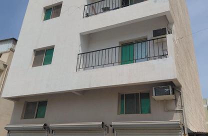 عمارة بالكامل - 6 غرف نوم - 6 حمامات للبيع في الرفاع - المحافظة الجنوبية